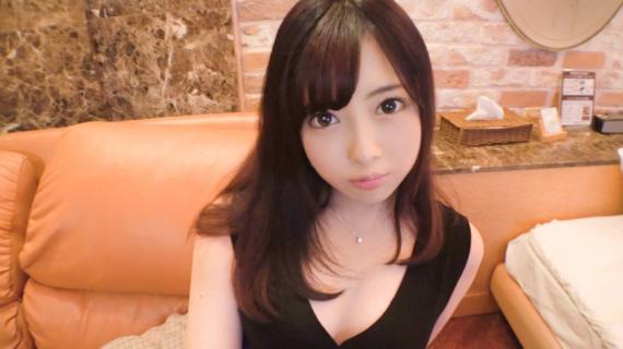 SIRO-3958 [First shot] [Active JD with moist skin] [20 years old who feels