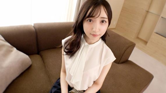 SIRO-4293 [First shot] [Pure white beauty body] [Glossy face fascinated by the camera] Madonna receptionist
