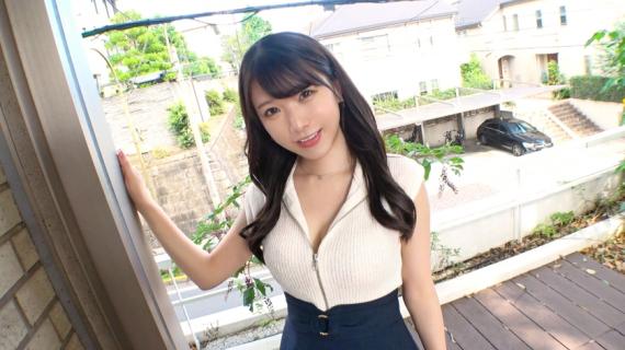 SIRO-5201 A beautiful older sister with a cute smile applied for an AV out of