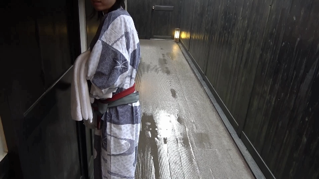 FC2 PPV 1064500 18 years old younger wife and affair hot spring trip! I got an